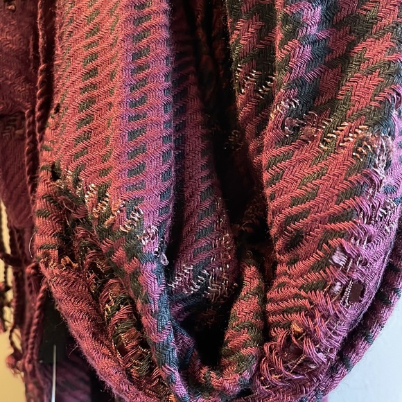 Maurices scarf -NWT - Picture 4 of 4